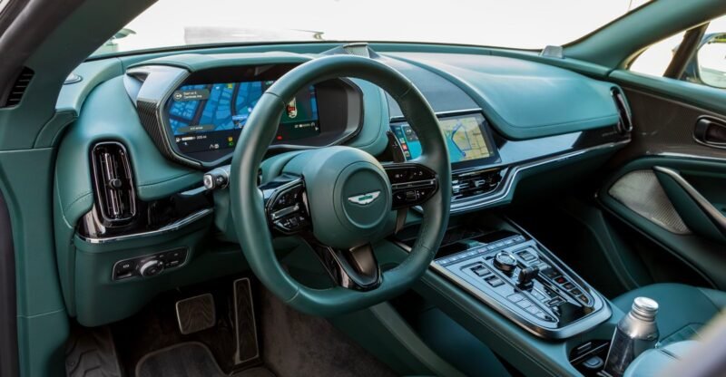 Apple CarPlay Ultra: Seamless Connectivity, Minimal Disruption