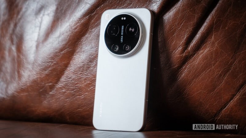 Disappointed by Galaxy S26? Discover the New Xiaomi 17 and 17 Ultra!