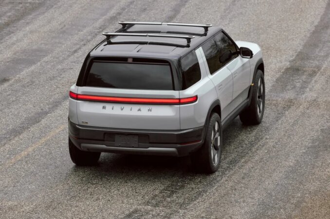 Rivian Restructures: Hundreds Laid Off as R2 Deliveries Begin