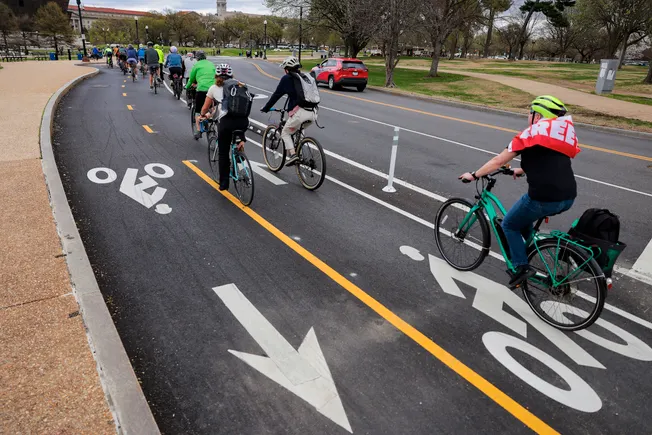 FHWA Drops Bike Lanes and Cameras from Safety List