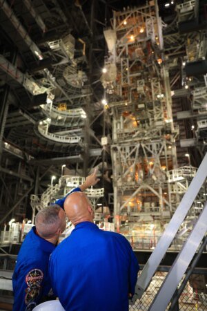 Artemis III Crew Tours Kennedy’s Iconic Vehicle Assembly Building